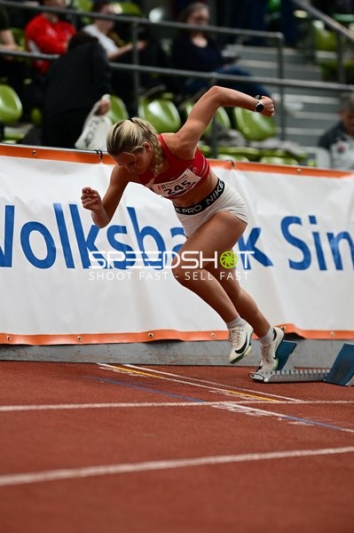 Athletin startet explosiv im Glaspalast
