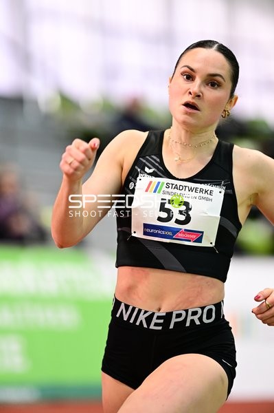 Athletin mit Startnummer 53 im Sprint