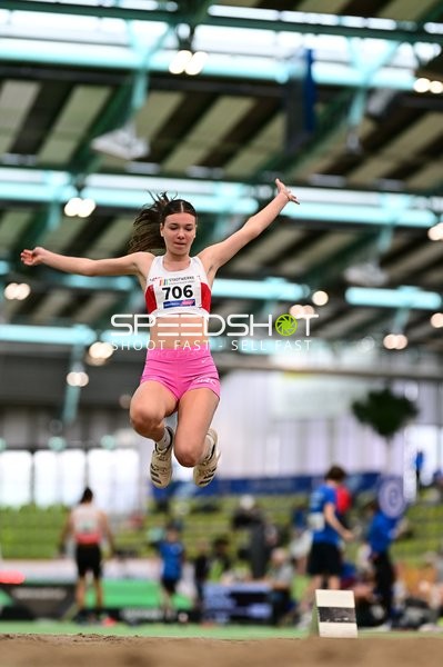 Startnummer 706 beim Weitsprung