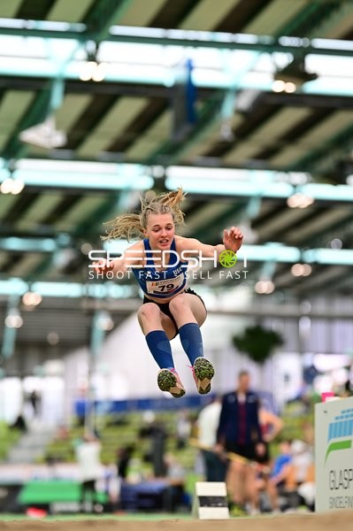 Athletin beim Weitsprung