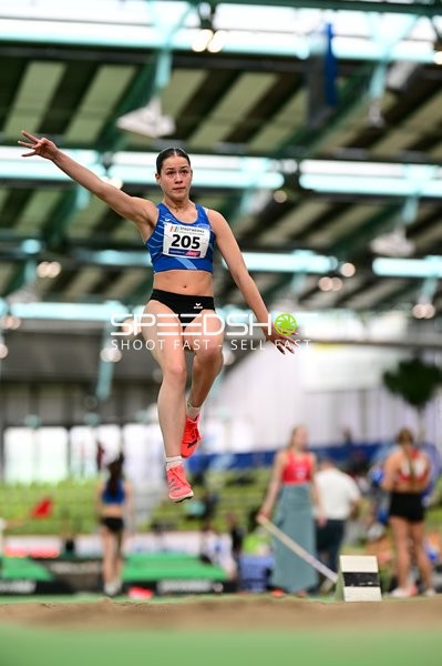 Startnummer 205 beim Weitsprung