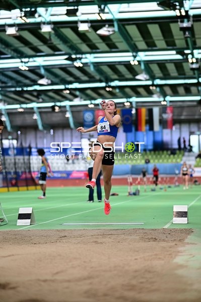 Weitsprung mit {null_84}