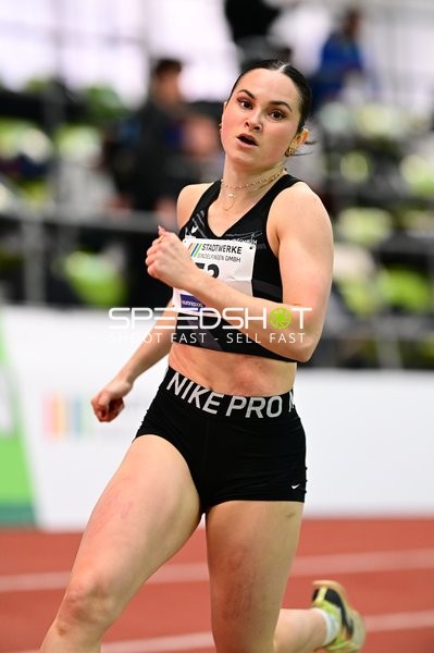 Athletin im Glaspalast Sindelfingen