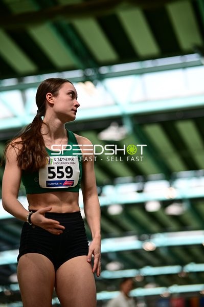 Athletin mit Startnummer 559 im Glaspalast