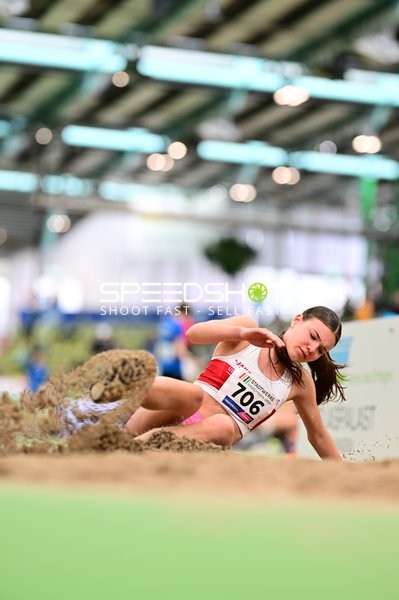 Startnummer 706 beim Weitsprung