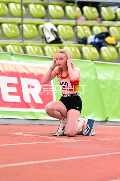 Athletin mit Startnummer 300 im Glaspalast