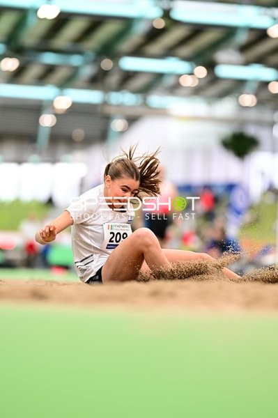 Athletin 209 beim Weitsprung