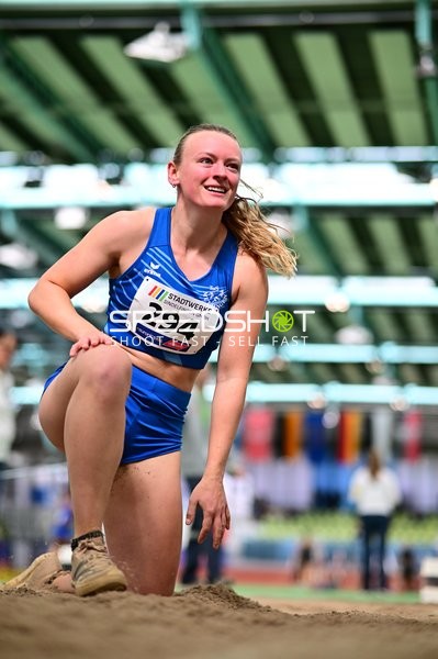 Athletin mit Startnummer 294 im Glaspalast