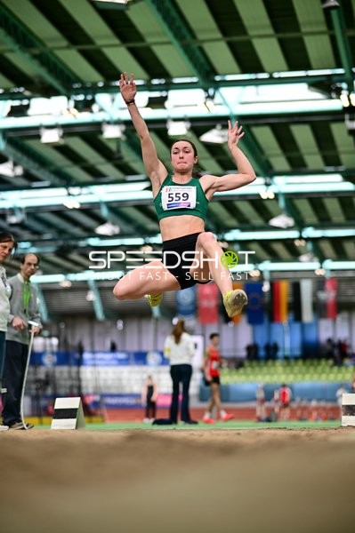 Weitsprung im Glaspalast