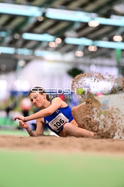 Startnummer 106 beim Weitsprung