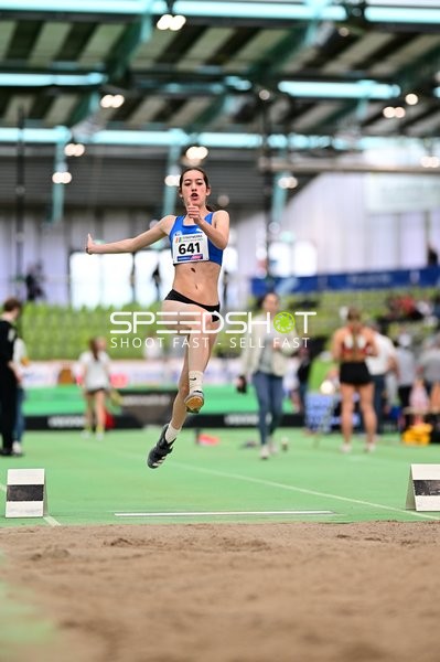 Athletin 641 beim Weitsprung
