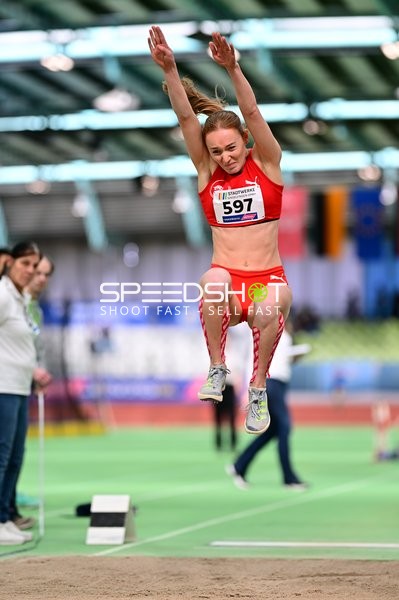 Weitsprung mit {null_597}