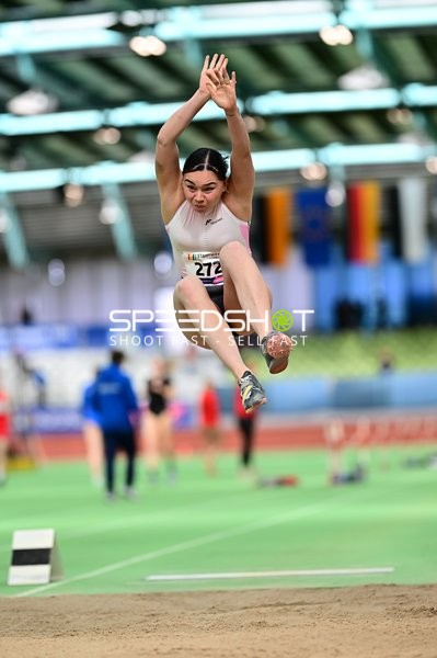 Weitsprung im Glaspalast