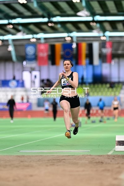 Athletin 472 beim Weitsprung