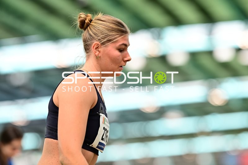 Athletin mit Startnummer 276 im Glaspalast