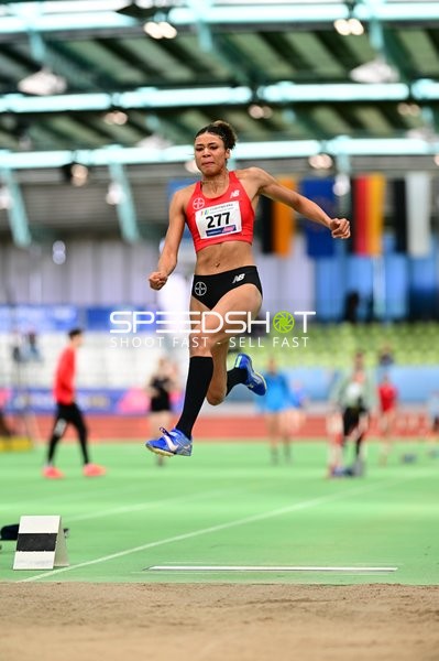 Startnummer 277 beim Weitsprung