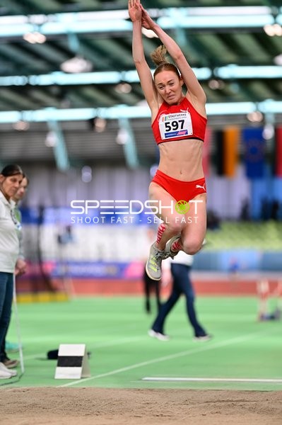 Startnummer 597 beim Weitsprung