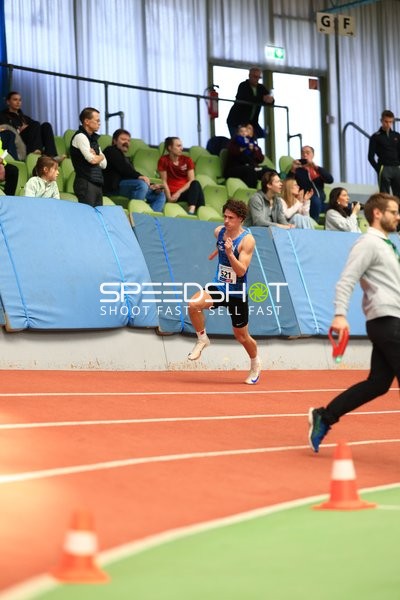 Athlet beim Staffellauf