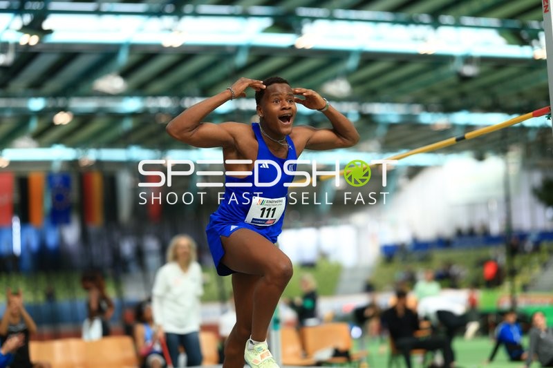 Startnummer 111 im Hochsprung