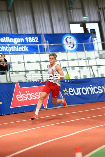 Athlet mit Startnummer 507 im Glaspalast