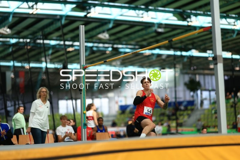 Hochsprung im Glaspalast Sindelfingen
