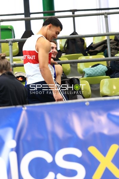 Athleten im Gespräch im Glaspalast