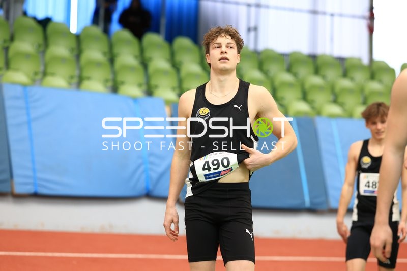 Athlet mit Startnummer 490 im Glaspalast