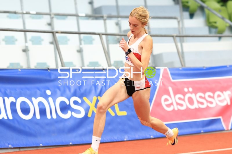 Athletin sprintet im Glaspalast