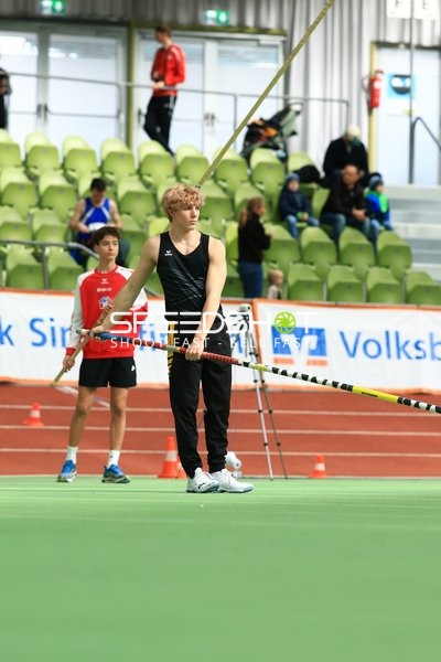 Stabhochsprung im Glaspalast