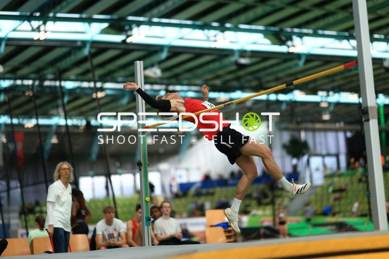 Hochsprung im Glaspalast
