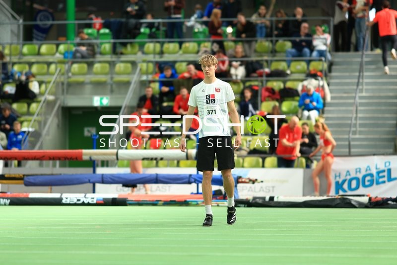 Athlet mit Startnummer 371