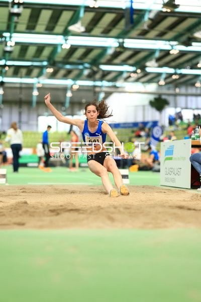 Weitsprung im Glaspalast