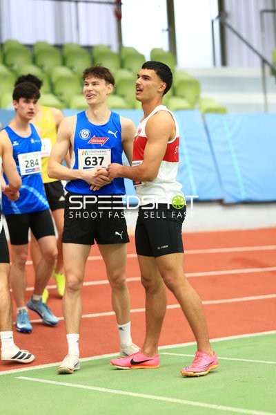 Athleten im Gespräch im Glaspalast