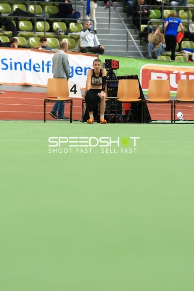 Athletin mit Startnummer 502 im Glaspalast