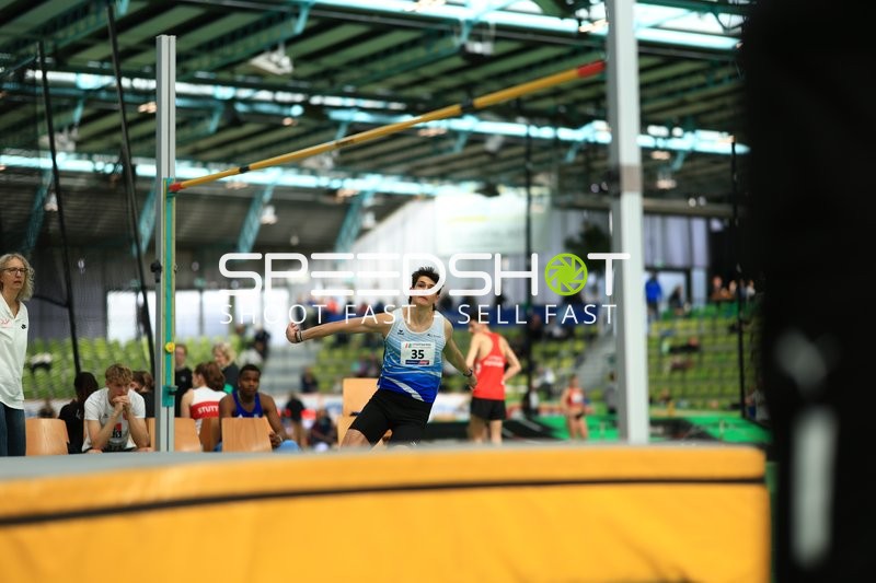 Startnummer 35 beim Hochsprung