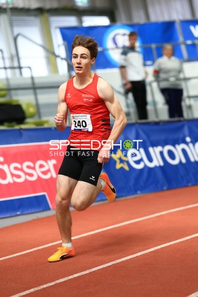 Athlet mit Startnummer 240 in Aktion