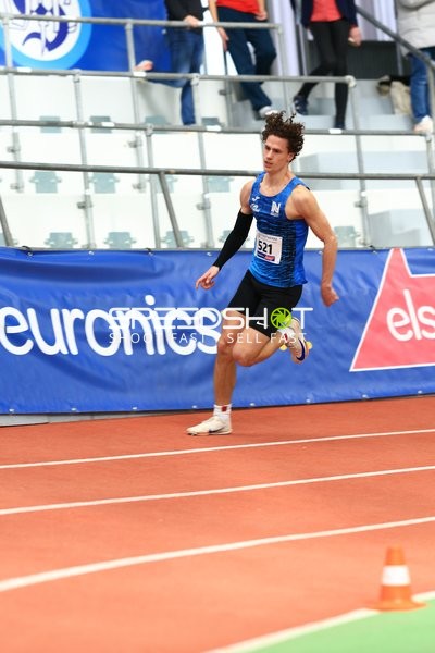 Athlet beim Weitsprung