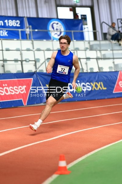 Startnummer 72 läuft im Glaspalast