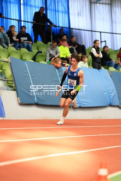 Athlet mit Startnummer 521 in Aktion