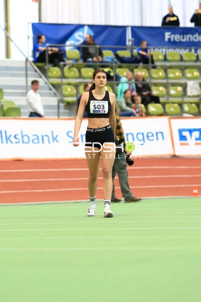 Athletin mit Startnummer 503 im Glaspalast