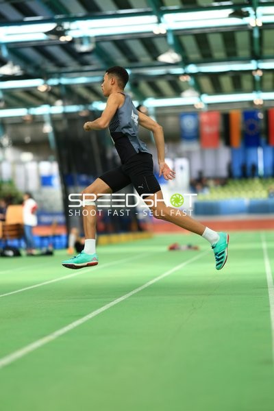 Athlet beim Weitsprung