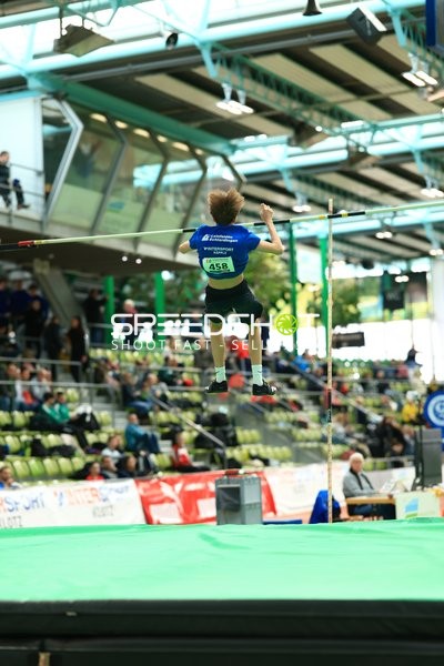 Stabhochsprung im Glaspalast