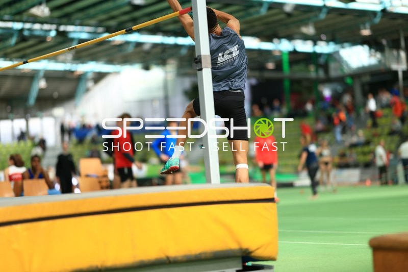 Hochsprung im Glaspalast