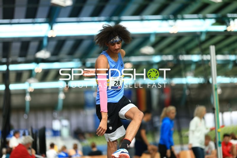 Athlet mit Startnummer 28 im Glaspalast