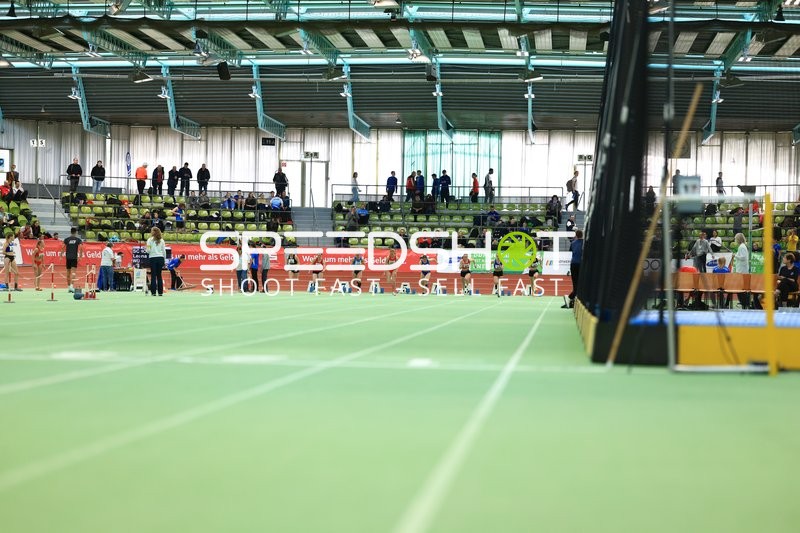 Start der Athletinnen im Glaspalast