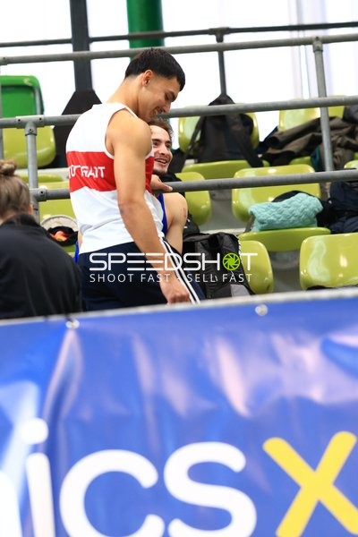 Athleten im Gespräch im Glaspalast