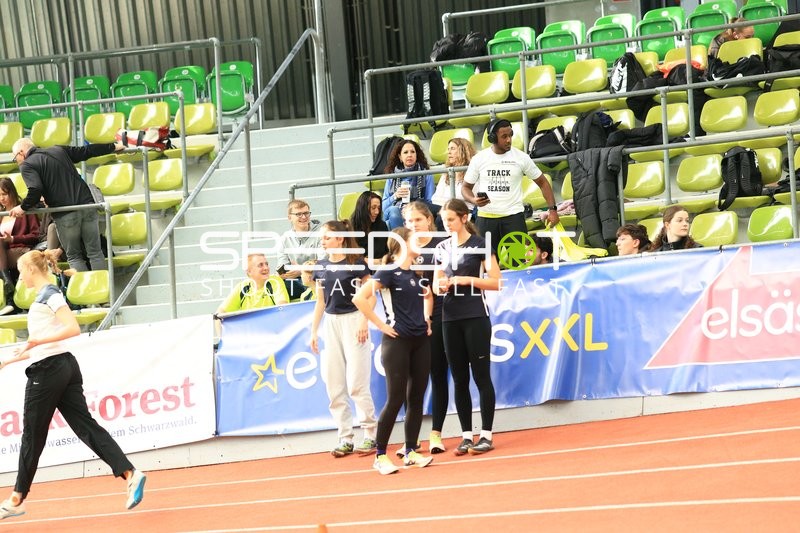 Athletinnen im Glaspalast Sindelfingen