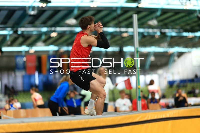 Hochsprung im Glaspalast