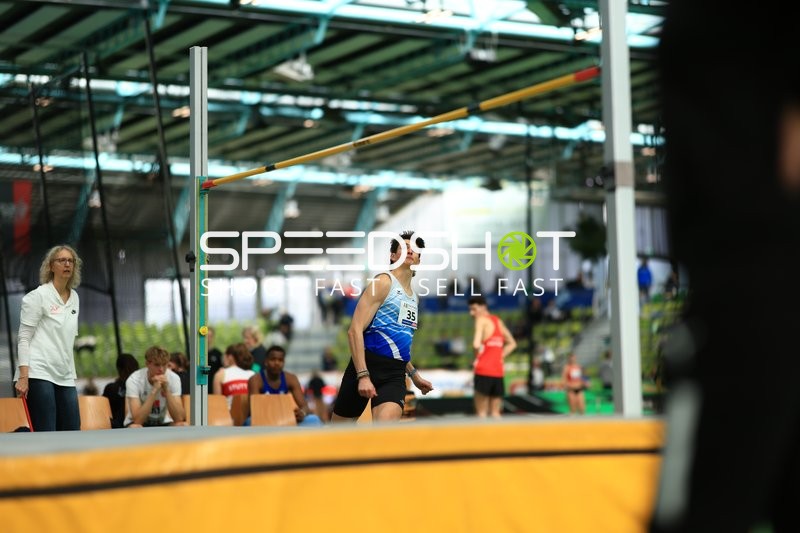 Startnummer 35 beim Hochsprung