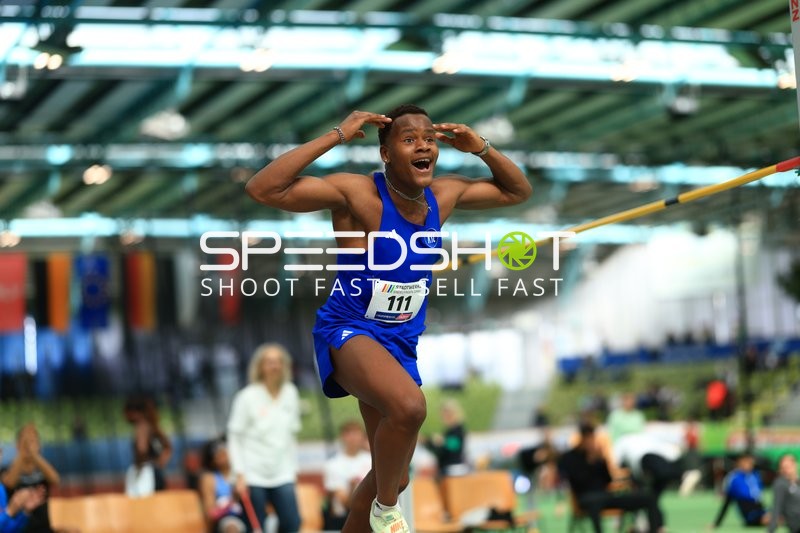 Startnummer 111 beim Hochsprung